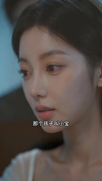 童年意外怀孕,却被男友母亲以三百万逼迫打掉孩子、永远离开其子 。为保护男友免受家庭压力,她强忍悲痛签下承诺。手术当日,男友苦苦哀求挽留,童年狠心谎称不爱,决然放手。她独自承受误解与伤痛,看着男友绝望哭喊、留下恨意誓言,默默背负所有委屈,以最残忍的方式,成全了一场无人理解的成全。#动漫推荐 #抖音动漫 #AI动态漫 #碎镜难圆