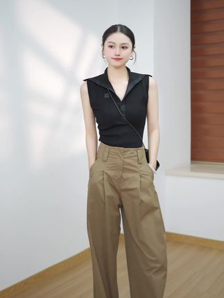 百搭气质工装裤 #显高显瘦显腿长 #今日穿搭look #今天穿什么 #百搭神裤 #梨形身材穿搭