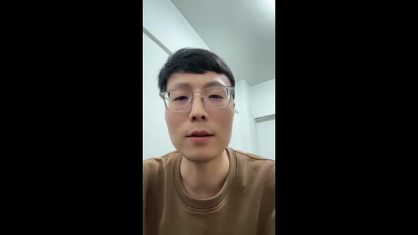 把AI塞进硬盘!这套组合拳绝了 亮哥实测有效!用OpenClaw做AI中枢,Obsidian做知识沉淀,LLM-Wiki打通所有笔记。整套系统跑起来,你的学习效率直接翻倍。不是在吹,这套组合是真的能打。
#OpenClaw #AI知识库 #效率工具 #知识管理 #AI学习