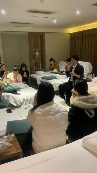 手腕带力 让“体验感”质变的手法,还在为渗透力不够找方法吗?学它!还在为手疼找原因吗?学它!还在为短时间实力没增长苦恼吗?学它!#抖音伙伴扶持计划 #五行禅养 #专业手法