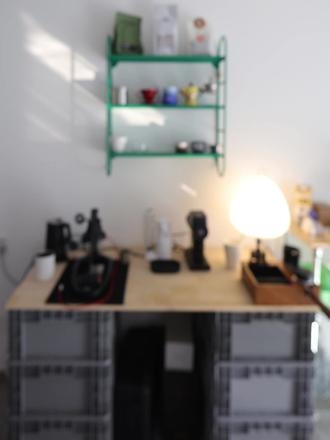 减少视觉疲劳 iPhone自动化小技巧 手机帮助我们看到更多精彩的世界,但是也会刺激我们影响我们的休息。运用我这个设置,苹果手机就能乖乖的变成一个听话的不打扰工具,希望对你有帮助~#苹果手机使用小技巧 #减少视觉疲劳 #辅助功能 #快捷指令