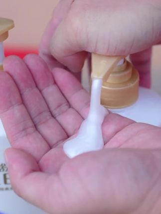 国货好物分享 舒蕾洗发水洗头,柔顺又丝滑,还持久留香。从商场超市到千家万户。妈妈辈一直钟爱的国货品牌。#平价好物 #洗护好物 #洗发水 #护发 #舒蕾