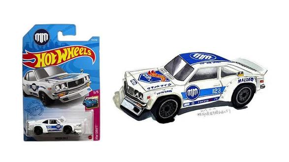 手绘风火轮联名”马自达RX-3“ 该车是新西兰漂移车手Mad Mike Whiddett 的改装版 马自达RX-3,车身涂装MM、123号,车手名字等。视频展示还有我的同款橙色运输队,一边是蓝白赛车涂装,转子粉直接狂喜!#小比例车模 #马自达 #马自达RX3 #风火轮 #画车