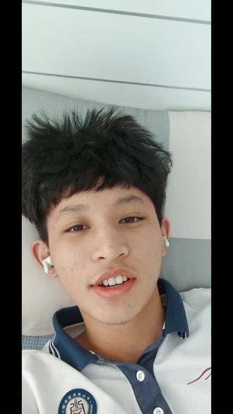 快来瞧瞧!黑色背景上白屏配红字体和蓝按钮的神秘程序! openclaw体验感受,快来看看这个大龙虾!#openclaw #大学生 #ai #吐槽 #随变ai随便玩