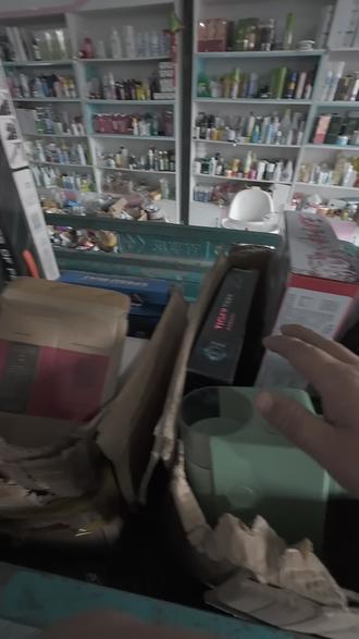 今天又是赔钱的一天啊.发这些货又赔好几百啊. #莘县淘宝仓库 #淘宝仓库 #快递盲盒 #快递盲盒批发