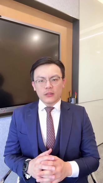 日火瓦体禁赛的背后 球员日火瓦体飞踹裁判被地方足协禁赛5年,中国足协升级为全国禁令。看似简单的处罚升级,实则暗藏法律玄机:处罚权从何来?救济途径又该走向何方?探讨体育纪律处罚的权限区分。#日火瓦体 #川超 #足球 #法律 #中国足球