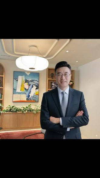 Gemini赋能谷歌翻译新功能! 宣布为 Google 翻译 引入了 Gemini AI 翻译模型,以提升翻译质量和功能。该更新的重点是为文本翻译提供 更自然、更准确 的结果,特别是针对习语和俚语等细微表达。此外,谷歌正在推出一项 实时语音到语音翻译 的 测试版 体验,用户可以通过耳机听到保留语调和语气的即时翻译