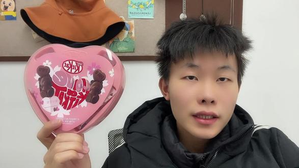 香甜丝滑巧克力,搭配脆香夹心,这价格赶紧屯#巧克力 #脆香米 #年货