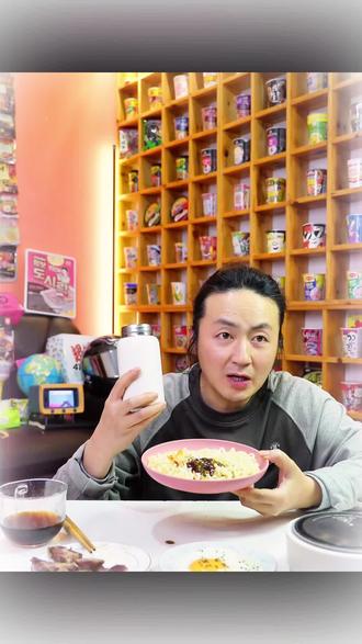 吃酱里麻火鸡面老吃家要放点水更好办 #泡面先生#哇塞火鸡面#火鸡面#酱里麻火鸡面