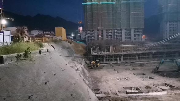 夜 夜 夜漫长,晚上连续加班一星期,主楼+车库基本上定型!