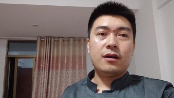 网友寄来的95新的GoPro5,看看有什么配件吧,觉的值多少大洋?