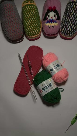 一、郁金香:39码牛奶棉(71圣诞绿+03肉粉)打底三针荷花鞋垫针织教程