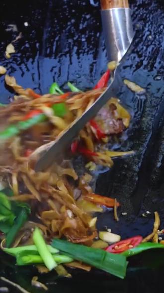 坚果礼盒价格一览表 a95544edb27c4b988b80f80a9cdc9c7e~tplv-dy-resize-origshort-autoq-75:330.jpeg?x-expires=1995642000&x-signature=4iiCknNJgR4Vmip8nyMsETtT%2BNg%3D&from=3213915784&s=PackSourceEnum_AWEME_DETAIL&se=false&sc=cover&biz_tag=pcweb_cover&l=021680285581116fdbddc02002005289741b61660000024450fda