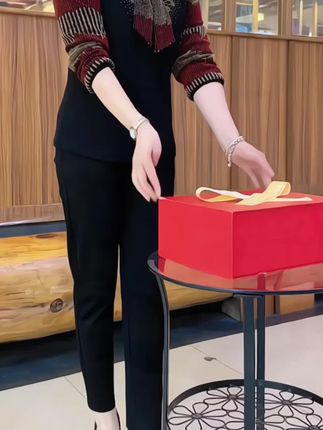 新款烫钻长袖大码女装妈妈装 #这样穿太好看了 #大码女装 #显瘦遮肉 #面料柔软舒适 #胖瘦都能穿