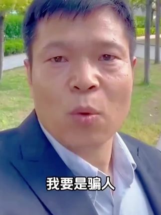 取黄芪、麦冬、五味子、红枣一起煮水喝,这就是著名的#黄芪五味茶,入口清润甘甜,家里一定要多备些