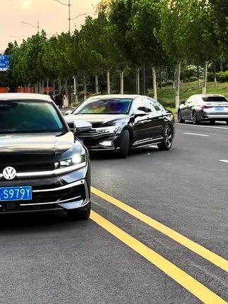 大众的车主主驾驶下方的OBD接口,非常容易进灰尘和水渍,给他装上一个保护罩就能避免很多问题.#obd保护盖#obd#大众