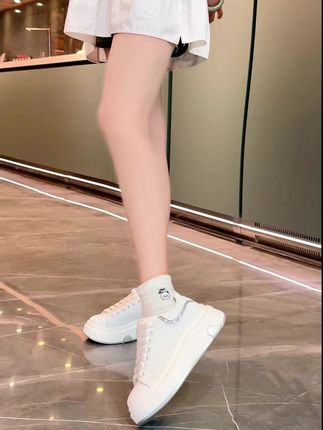 这鞋舒适,怎么穿都好看,潮流有范,穿上它秒变女神!
