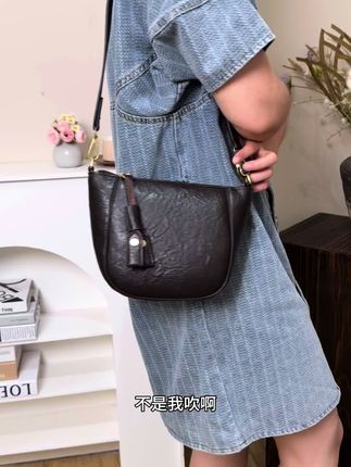 轻松拿捏出游的时髦小包!简直太好搭配了!#百搭高级感包包 #美包分享 #轻奢女包 #包包种草 #五一出游穿搭