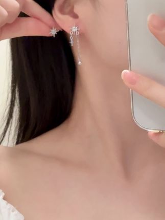 一眼心动的不对称八芒星耳钉,blingbling超级闪,快喊姐妹一起戴