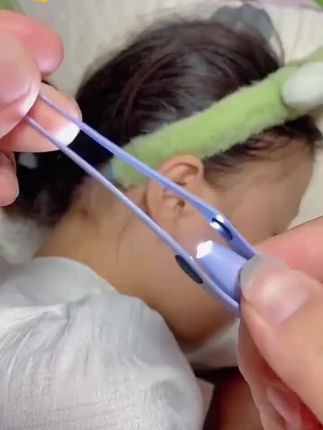 宝妈都要给宝宝准备的掏耳勺,定期清理小耳朵太重要了 #发光掏耳勺 #儿童发光掏耳勺