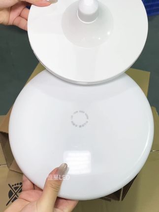 这个飞碟灯泡不但好看,还特别亮
