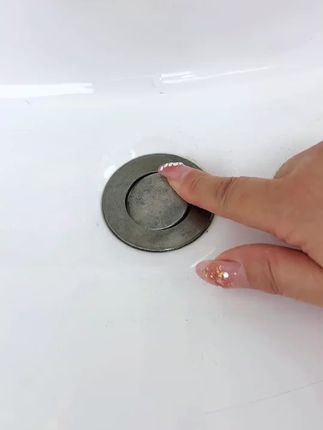 我把家里洗脸盆的塞子换成了这种带过滤网的弹跳芯,不仅可以过滤头发,还防堵防臭,平常清理起来也很方便!