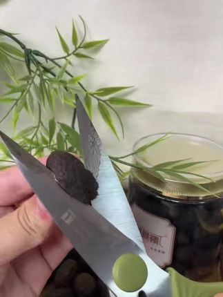 正宗潮汕丁香橄榄,口感醇厚,好吃不贵,吃过的人都说好!