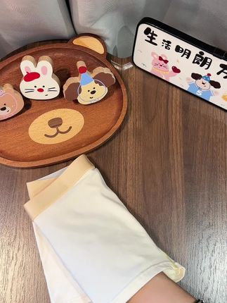 男孩子内裤记得勤换洗,怎么都不嫌内裤多,这种颜值高品质好的当然不会错过啊!超柔软糯亲肤的面料,儿子太喜欢穿了