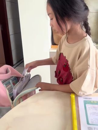 终于给我家女儿找到一款巨好用的科目袋了,很轻不会给孩子书包带来负重,容量大质量好#学习用品 #l型科目分类袋
