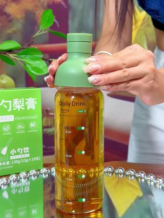 换季了记得多喝水哦!!最近可以在白水里加#一勺梨膏温温润润的 小朋友也能吨吨喝水啦#梨膏#一勺梨膏#宝妈推荐