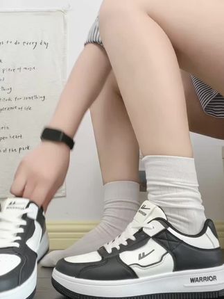 这么好看的板鞋,不想被人叫大叔,就穿这样的休闲小白鞋!