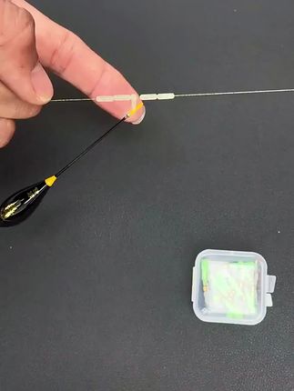 钓鱼时漂座坏了不要丢主线,这个子线夹漂座可以快速更换坏漂座,不影响钓鱼 #子线夹漂座 #浮漂 #钓鱼