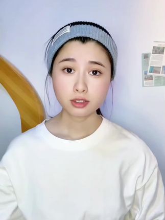 【顺丰包邮】米家智能筋膜枪,适合996的打工人和健身锻炼者。它有四款按摩头和6个档位,可根据身体部位精准放松肌肉,