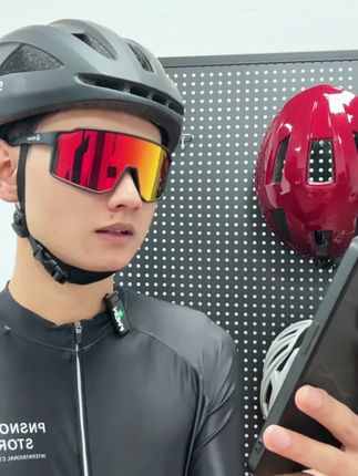 夜骑党救星!「自带闪光灯」的骑行头盔