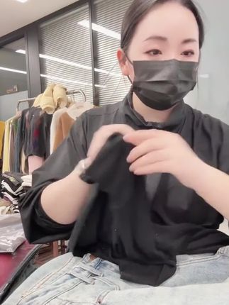 人手必入两件!烫钻烟囱领高弹春秋百搭纯色打底衫