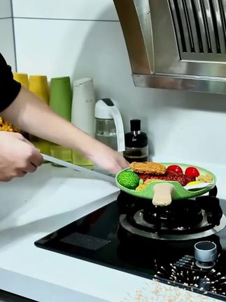 美缝剂会发霉,可以试试#铝箔胶带 ,没有缝隙,干净又卫生还很好打理油污#厨房防油贴纸