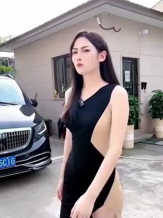 夏季是洞洞鞋的天下,透气清爽又好穿的脚感,赶快入手一双!#洞洞鞋 #透气舒适
