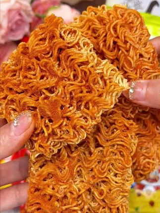 余校长辣条趣味干吃面沙嗲素牛肉干脆面解馋零食怀旧点心休闲小吃