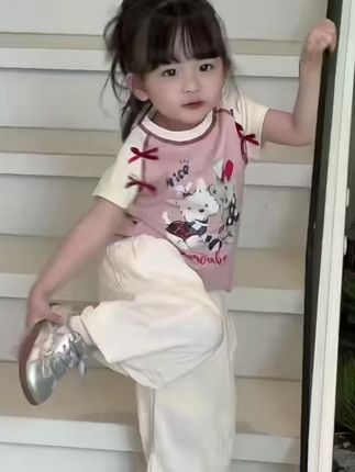 吸汗排汗快如风,轻盈不闷超舒爽,柔滑肤感伴萌娃自在成长!#夏天玩水穿搭包出片的#是时候整点夏日穿搭了