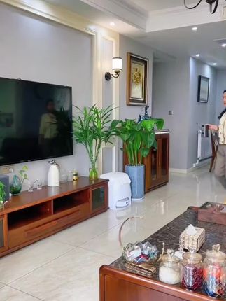 没时间施肥的你,只要在土里插一支再生液,平时浇水就能释放养分,让养花变得简单#养花小知识