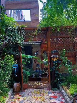 家里有庭院的一定要备一把这种室外扫把,它的杆子是加长的,扫把头也是加宽的,,而且特别耐磨耐造,#扫院子的大扫帚