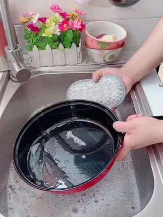 这个双面两用的洗碗布也太好用啦!一面银丝一面棉纱,吸油去污超给力#银丝抹布 #厨房好物 #刷锅神器