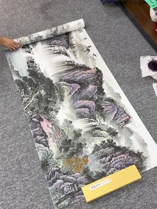 “在中国传统文化的长河中,山水画不仅是对自然景致的描绘,更是中国人精神世界与哲学思想的映照。今天,让我们一同走进这幅《大展宏图》,感受笔墨之间的雄浑气韵与深远意境。”#手绘 #国画山水