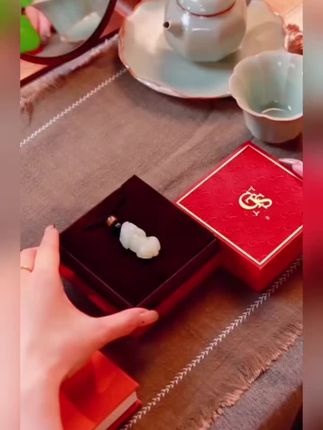 得一貔貅,吸金能手~#周大生玉石旗舰店#周大生玉石吊坠#周大生貔貅 #七夕礼物#愿称定制珠宝为七夕有效礼物
