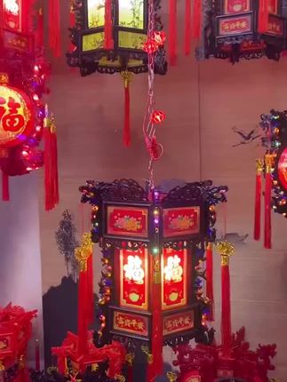 过年过节,家里摆一个大红灯笼,大气有面子!老婆夸我买的好!