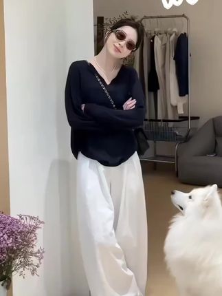 大码胖mm法式别致V领轻薄长袖T恤女秋季新款洋气时尚简约防晒上衣