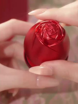 一见倾心,一见钟情,再见倾情!#送女生礼物 #锁骨链 #项链 #节日礼物