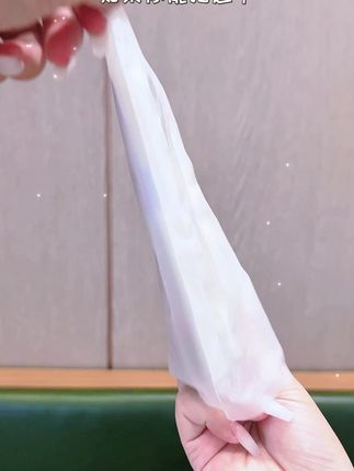 【苹果/华为/oppo/vivo/小米】适用黄裙女孩大视窗手机壳防摔套女款