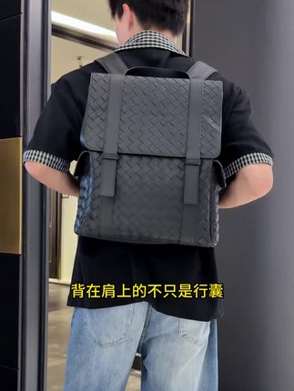 男人出门怎能不带这款双肩包?多功能,出门手机都能装,超实用!