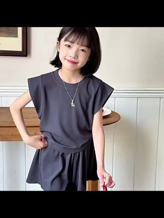2025夏季新款女童慵懒风套装街头时髦中大童个性短袖T+短裤两件套